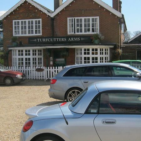 Turfcutters Arms Hotel Boldre ภายนอก รูปภาพ